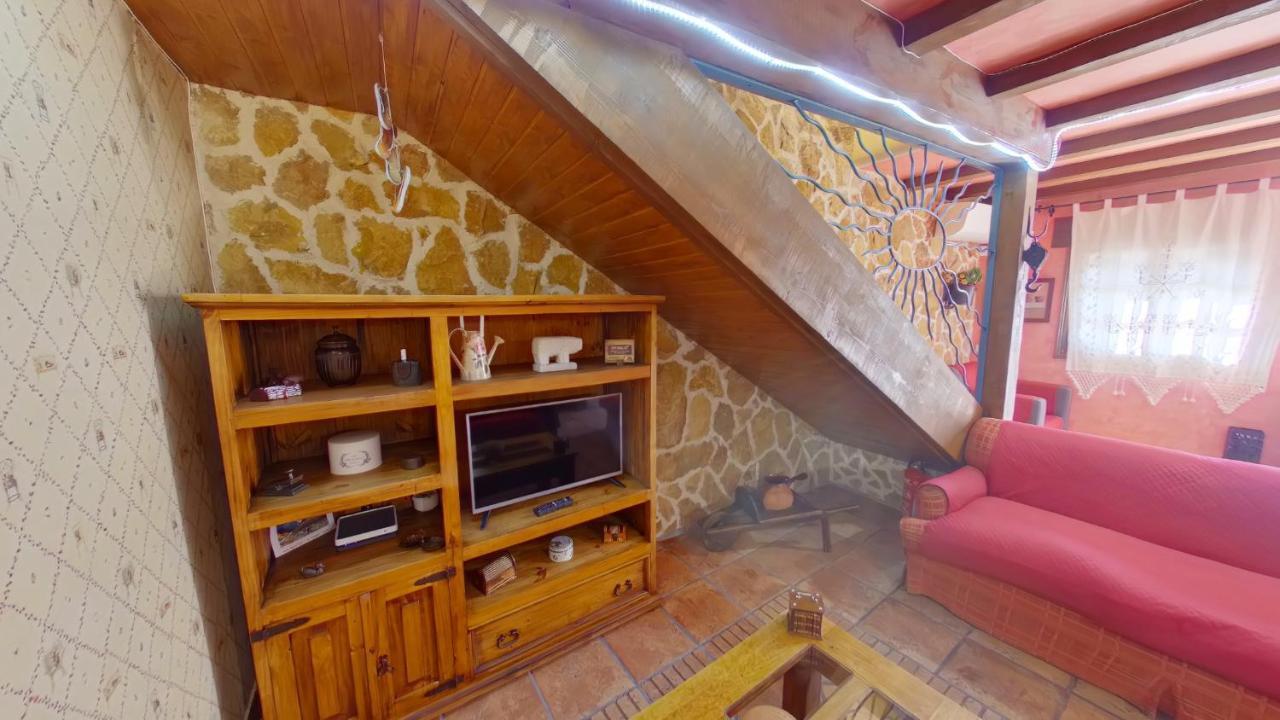 Ruralrut-El Tiemblo Wifi, Cabina De Hidromasaje, Aire Acondicionado Y A Pocos Metros De Zonas De Bano Naturales Eksteriør billede
