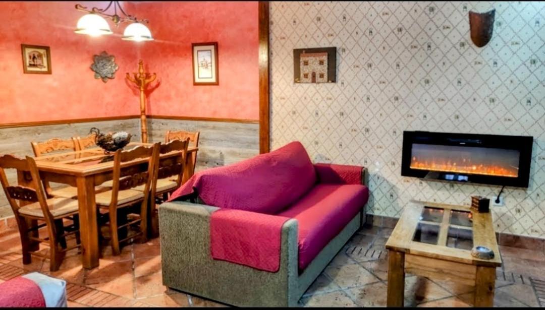 Ruralrut-El Tiemblo Wifi, Cabina De Hidromasaje, Aire Acondicionado Y A Pocos Metros De Zonas De Bano Naturales Eksteriør billede